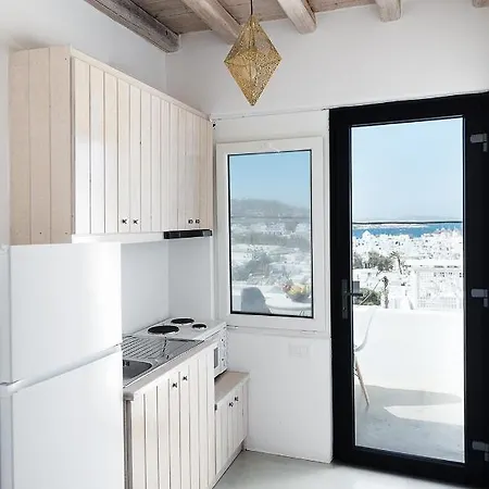 Marianna Suites *